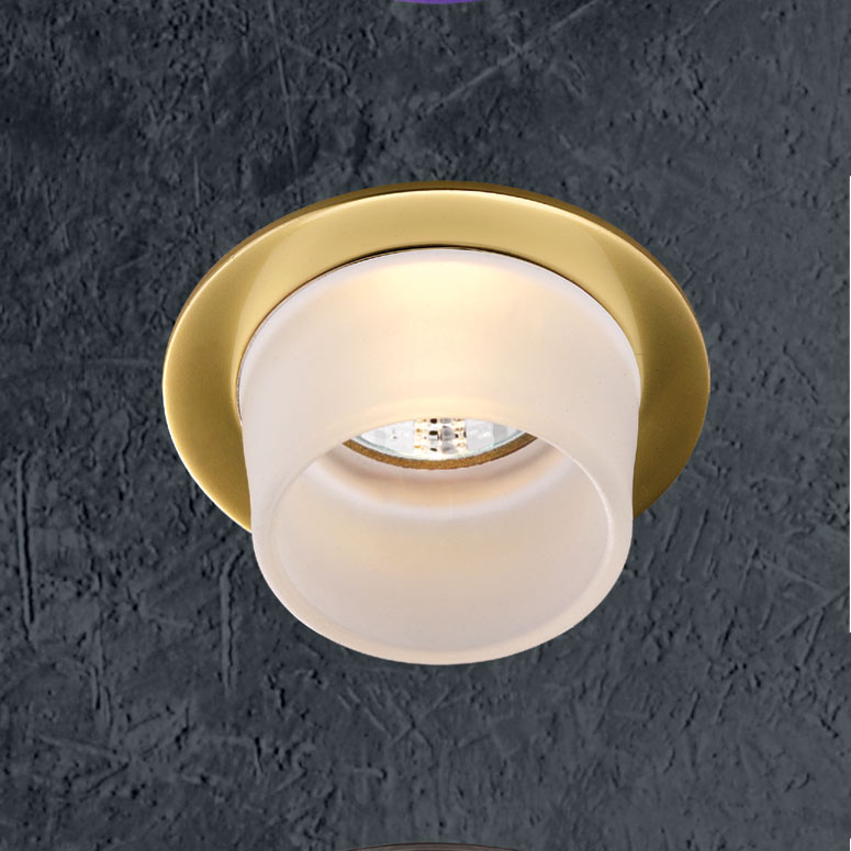 Встраиваемый в потолок светильник Novotech 369170