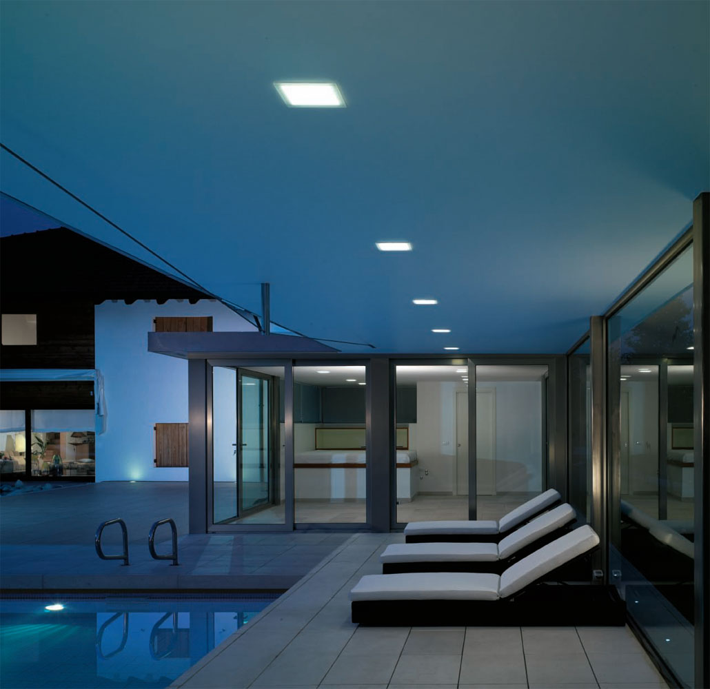 Встраиваемый в потолок светильник Oty Light Sky Up