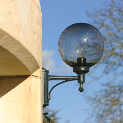 Настенный уличный фонарь Roger Pradier Boules 250