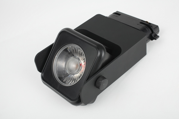 Трековый светодиодный светильник Commeuroled S22009