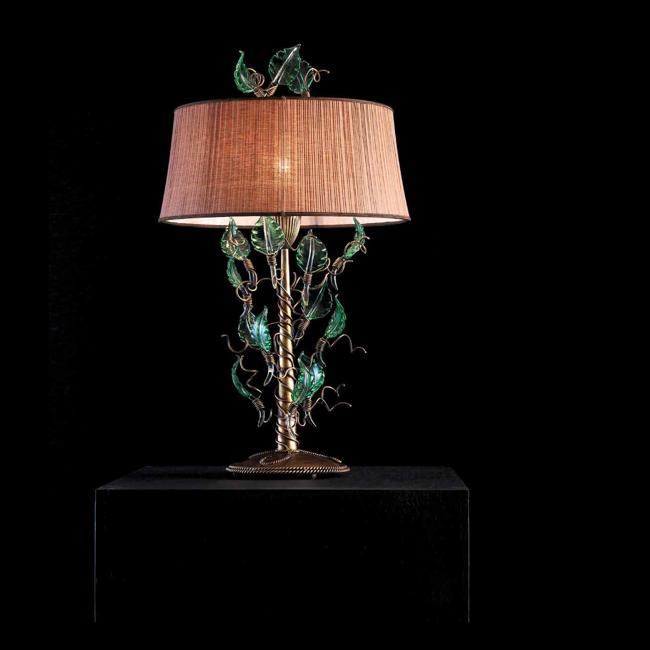 Настольная лампа Stillux EGLE 15010/LG-MV