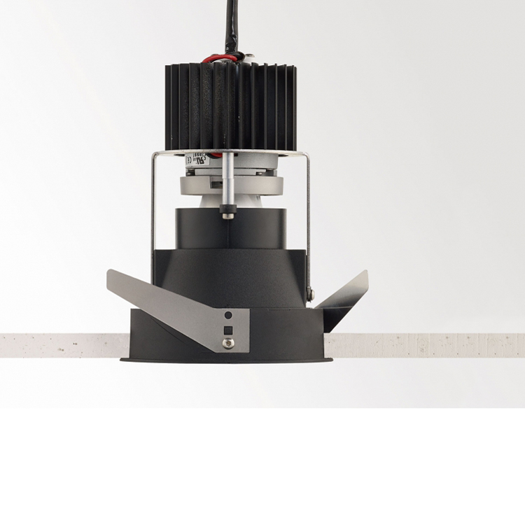 Встраиваемый в потолок светильник Delta Light iMAX ADJUSTABLE XR13 82743