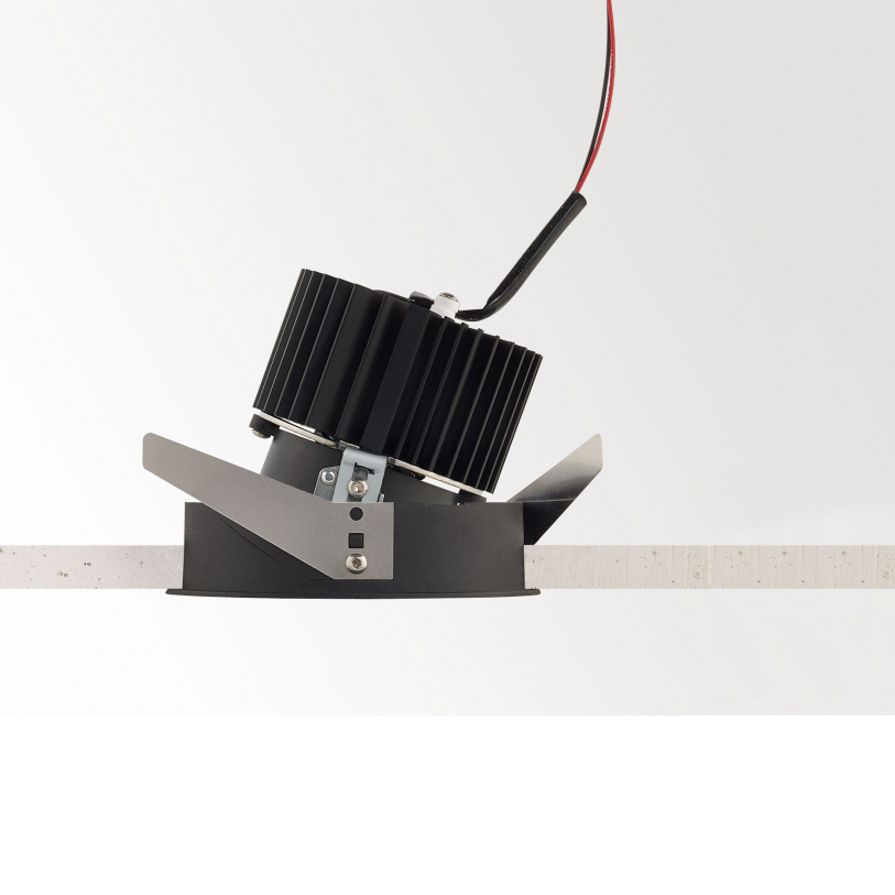 Встраиваемый в потолок светильник Delta Light iMAX WALLWASH BR8 82729