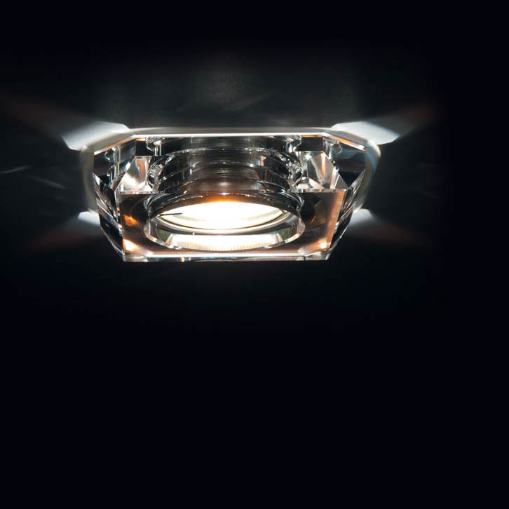 Встраиваемый в потолок светильник Donolux DL018A