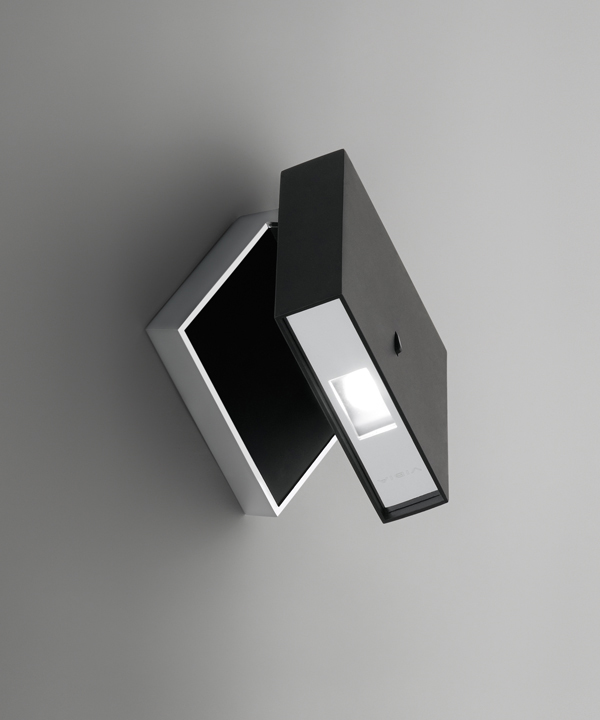 Настенный светильник Vibia Alpha 7940