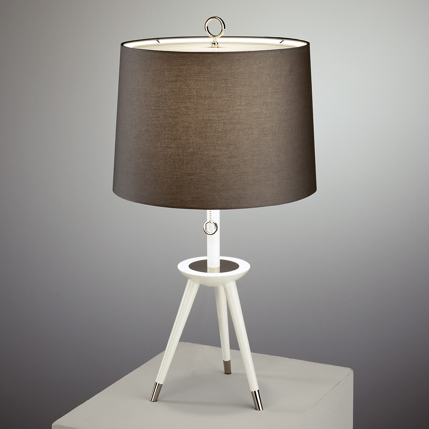 Настольная лампа Jonathan Adler Ventana Tripod Table Lamp