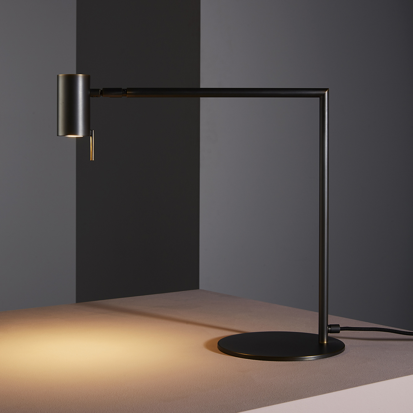 Настольный светильник Venicem RECTUS TABLE