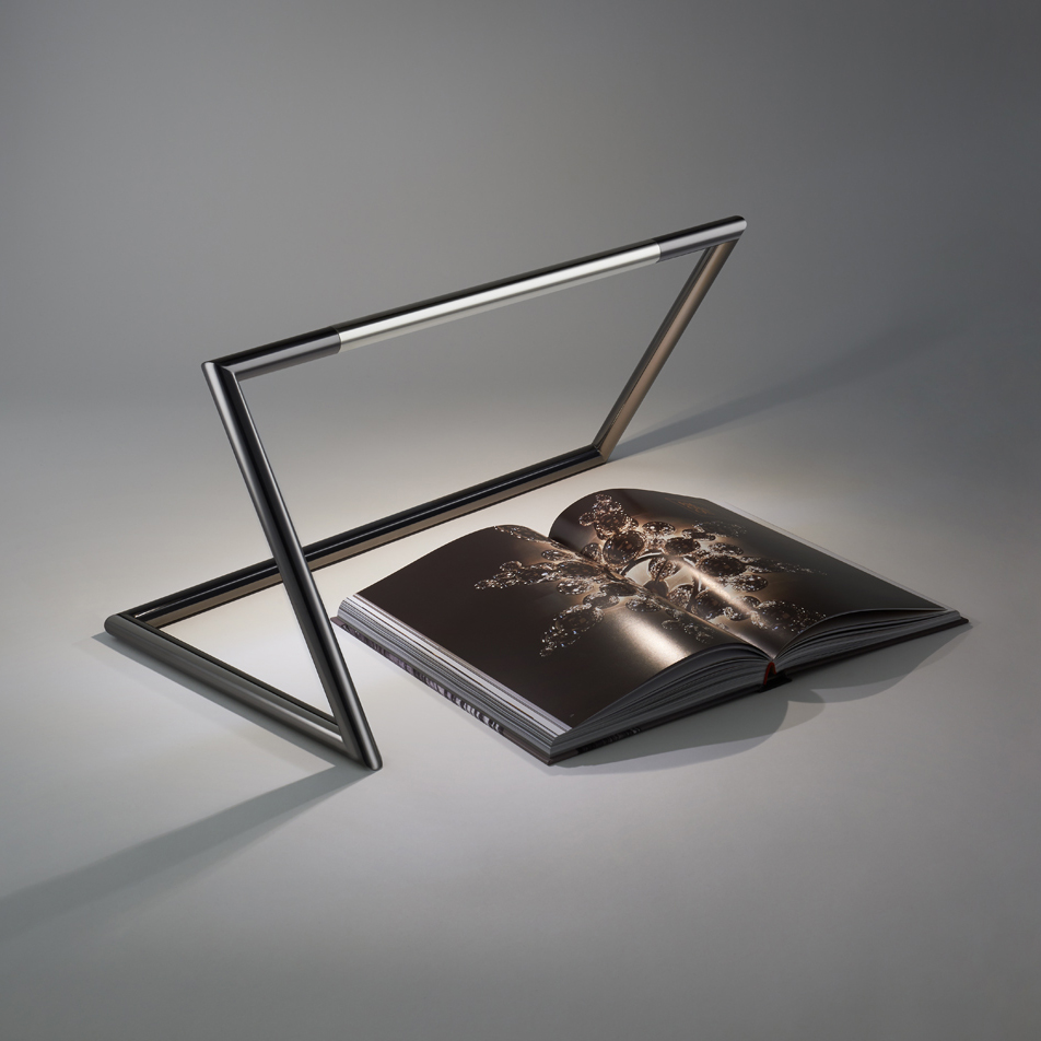 Настольный светильник Charles LINEA L